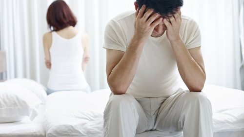 Man gives girlfriend an ultimatum: 'shave your body or we break up.' AITA?