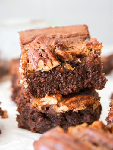Gooey Pecan Pie Brownies Recipe