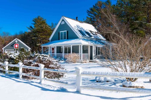 8 Tasks You Should Tackle Now To Help Prep Your Home For Winter, According To An Expert