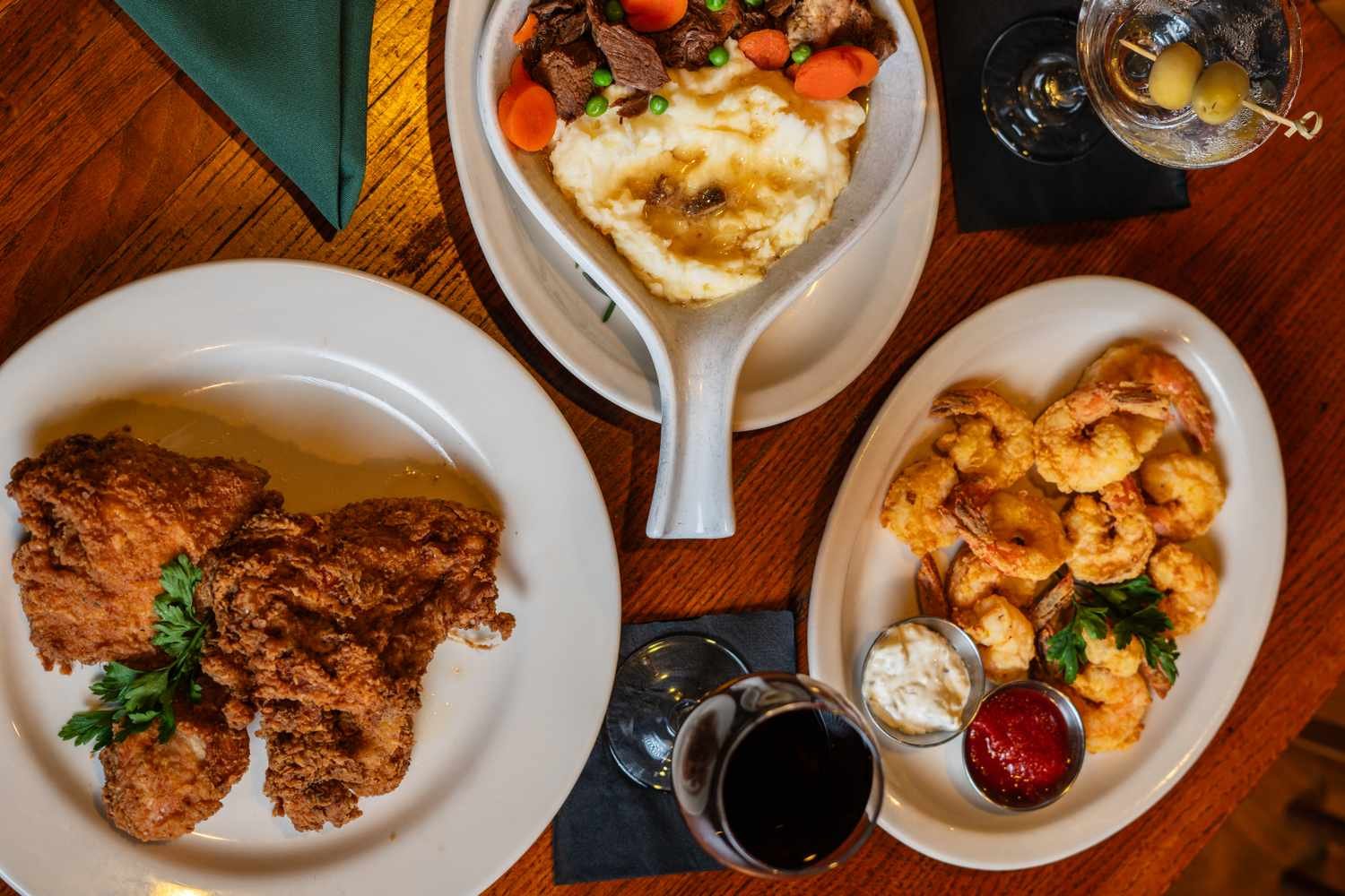 This Atlanta Restaurant Has Been Serving Fried Chicken And Martinis For Nearly 100 Years