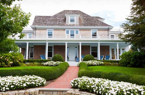 8 Outdated Landscaping Trends To Ditch This Spring