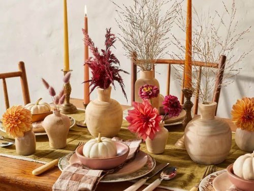 Hosting Guests This Fall? Here's What You Can Do To Start Prepping Now, According To Experts