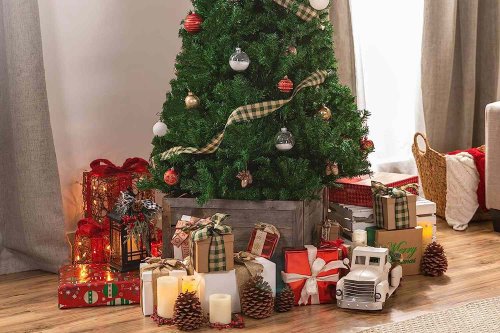 This Artificial Christmas Tree With 5,800 Five-Star Ratings Is Quietly Half Off—Just $50—At Amazon