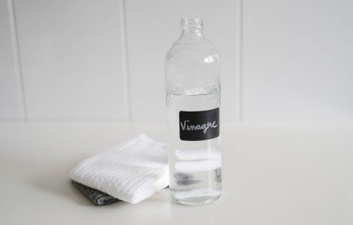 12 Things You Should Be Cleaning With Vinegar