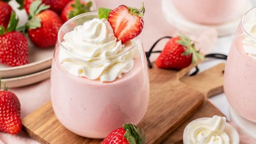 28 Sweet & Bright Strawberry Desserts That Make You Forget Winter