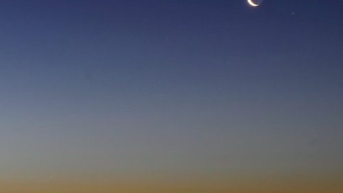 Special conjunction quartet Venus above - moon - Saturn on the right - Mercury bottom left