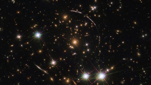 Urknall, Weltall und das Leben: James Webb Teleskop liefert Neues bei Gravitationslinseneffekt