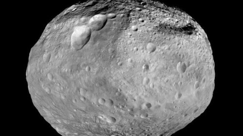 Hat der Asteroid Vesta doch keinen Eisenkern?