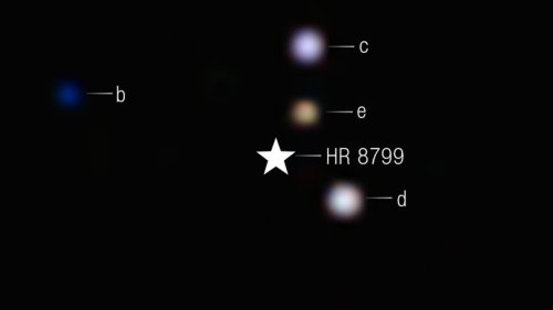 Webb-Teleskop beobachtet die vier Planeten von HR 8799