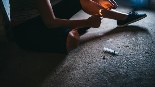 Sicher helfen: Wie hilft man bei einer Überdosierung mit Opioiden?