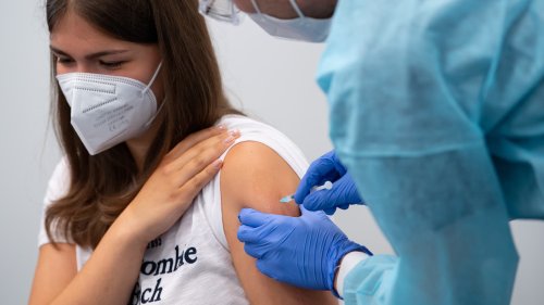 Moderna-Impfung: EMA empfiehlt Zulassung des Impfstoffs für Kinder und Jugendliche