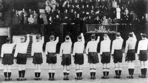Sportgeschichte: Die Fußballklubs, die um Hitlers Gunst buhlten