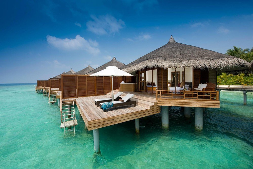 Best Resorts in the Maldives & Practical Travel Tips
