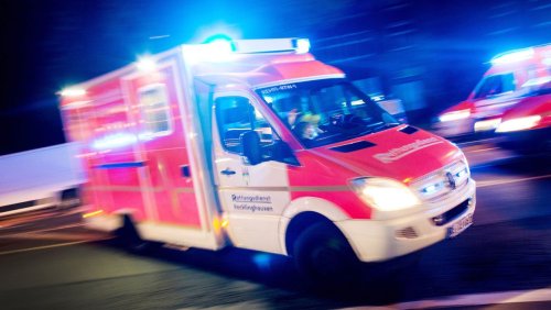 Unfall beim Abbiegen in NRW: Sechsjährige von Lkw angefahren und schwer verletzt