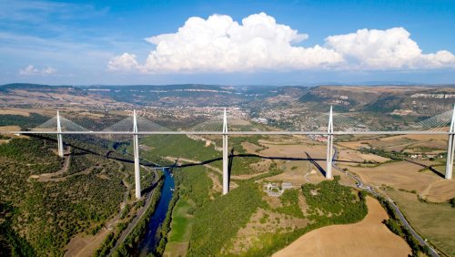 200 Meter in den Tod: Extremsportler verunglückt bei Sprung von Europas höchster Brücke