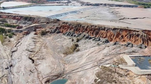 Fluss im Kupfergürtel »stirbt« über Nacht wegen Säureabfalls aus chinesischer Mine 