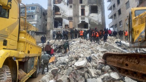 +++ News zum Erdbeben +++: Todeszahl in Türkei und Syrien steigt auf 1800