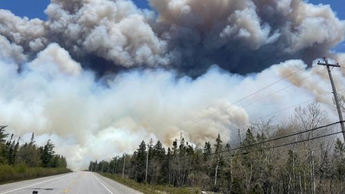 Lage außer Kontrolle: Kanadische Feuerwehr kämpft gegen »beispiellose« Waldbrände
