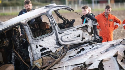 Pilot stirbt, sechsjährige Tochter rettet sich aus brennendem Wrack 