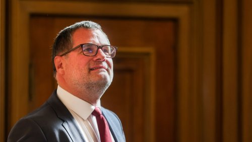 Cum-ex-Ausschuss in Hamburg: Kanzleramtsminister Schmidt hat »keine Wahrnehmung« der Causa Warburg
