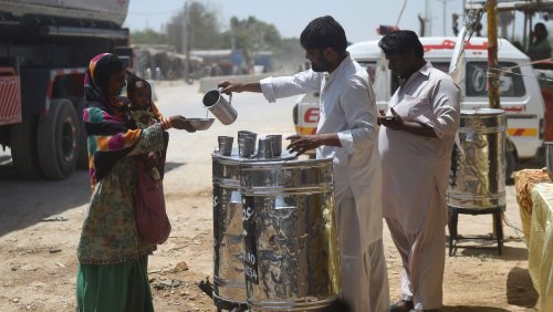 Pakistanische Klimaaktivistin Hania Imran: »Ich kämpfe bei dieser kochenden Hitze mit Übelkeit und Erbrechen«