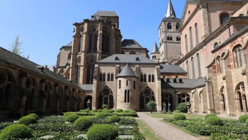 Katholische Kirche: Trierer Priester wegen Missbrauchsvorwürfen beurlaubt