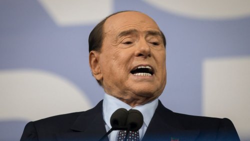 Für geplante Untersuchungen: Berlusconi erneut in Klinik
