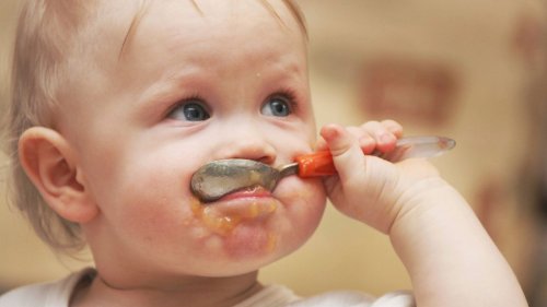   
  Experten finden viel Zucker in Nestlés Babynahrung 