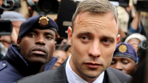 Inhaftierter Ex-Sportler: Oscar Pistorius trifft Vater seiner erschossenen Freundin