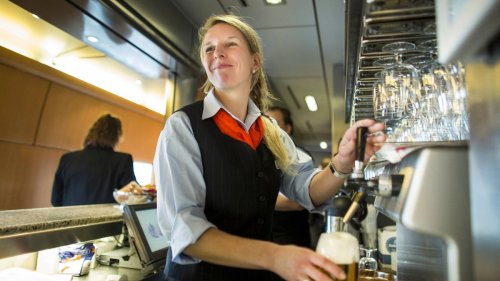 ICE-Fahrgast spendiert dem ganzen Zug Freibier 