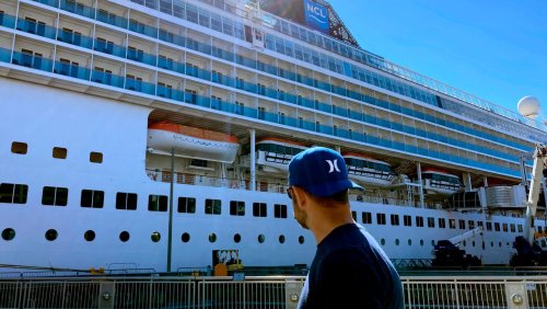 »Norwegian Sun«: Kreuzfahrtschiff rammt Teil eines Eisbergs – und fährt weiter