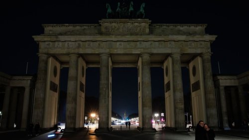 Licht aus am Brandenburger Tor 