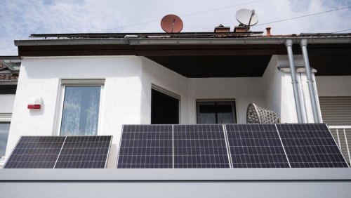 Neue Regeln für Solaranlagen: Wie Sie jetzt an Ihr Balkonkraftwerk kommen – und was Sie beachten müssen