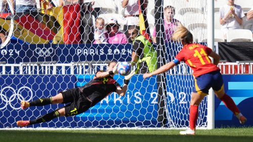 Die Olympiaheldin wird auch bei der EM das Tor hüten 