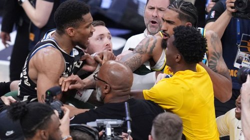 Vater von Gegenspieler verhöhnt NBA-Star Giannis Antetokounmpo auf dem Court 