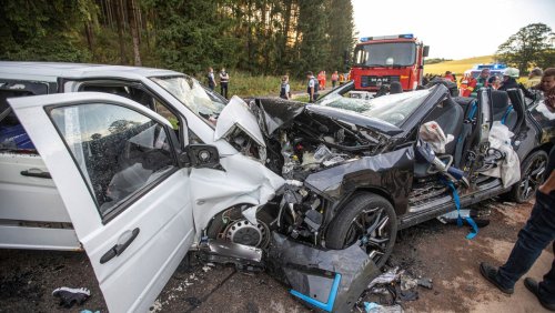 In Kurve auf Gegenfahrbahn geraten: Ein Toter und neun Schwerverletzte bei Unfall mit autonomem Fahrzeug