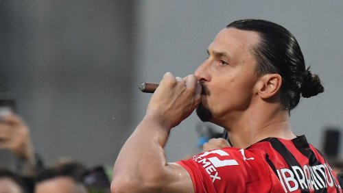 Knie-OP mit 40: Ibrahimović fällt mindestens sieben Monate aus
