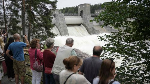 An finnischem Staudamm: Russische Touristen werden mit ukrainischer Nationalhymne begrüßt