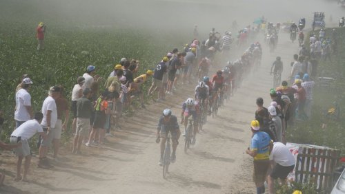Tour de France über Kopfsteinpflaster: Zu Staub sollt ihr werden