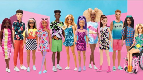 Im Job und beim Sport trägt Barbie flache Schuhe 