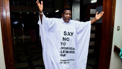 Lange Haft- und hohe Geldstrafen: Ugandas Parlament verabschiedet drakonisches Anti-LGBTQ-Gesetz