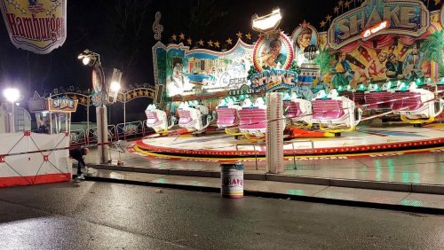 Tat in Münster: Tödlicher Messerangriff auf Kirmes – 21-Jähriger stellt sich