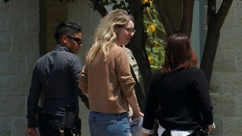 Fake mit Bluttests: Ex-Tech-Pionierin Holmes tritt Haftstrafe an