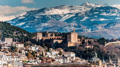 Winterurlaub in Andalusien: Die perfekte Kombination aus Schnee, Stadt und Strand