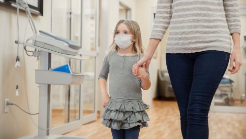 Sturz, Verbrennung, Vergiftung: Wann das Kind in die Notaufnahme muss