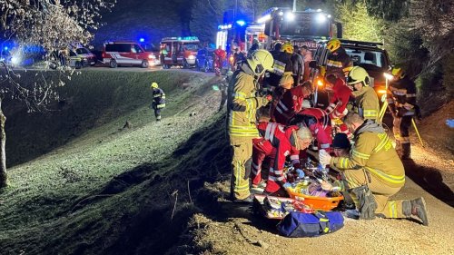 Schwerer Unfall mit einem Toten auf einer Bergstraße in Österreich 