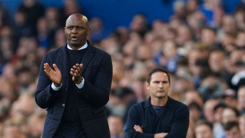 Auseinandersetzung nach Platzsturm: Crystal Palace-Trainer Viera tritt nach Everton-Fan