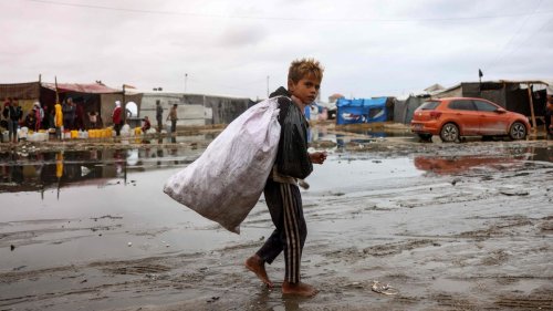 Regen verschärft die Not der Vertriebenen und der Geiseln in Gaza 