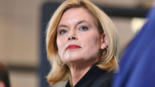 Bundestagspräsidentin Klöckner legt sich mit Kirchen an 