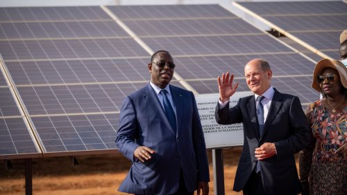 Erste Afrika-Reise als Bundeskanzler: Scholz wirbt im Senegal für gemeinsames Gasprojekt